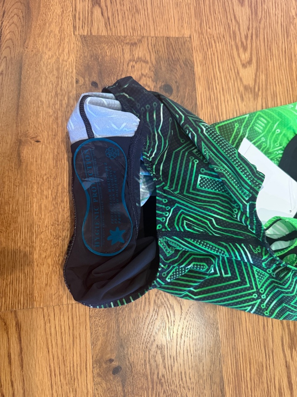 Brand new NWT Dolfin Graphlite swimsuit one piece size 34 - Picture 3 of 6